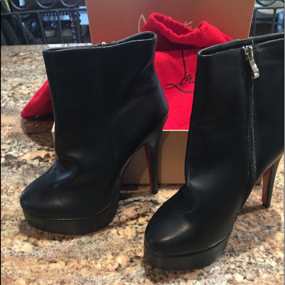 Christian Louboutin Luly Nappa size 8.5
